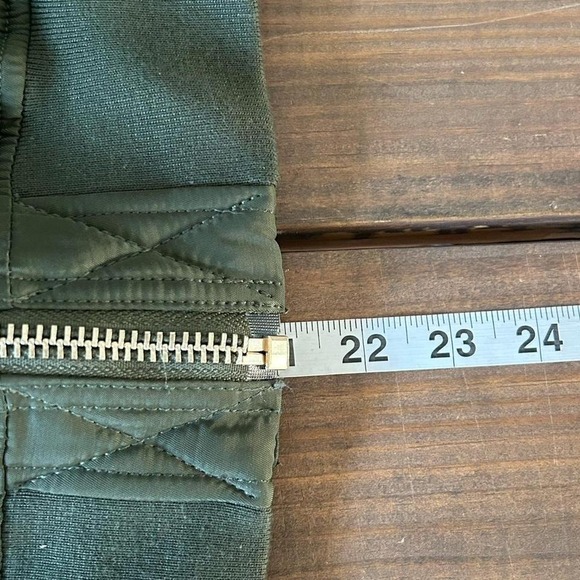 H&M DIVIDED green bomber jacket Size 6 - Picture 6 of 6